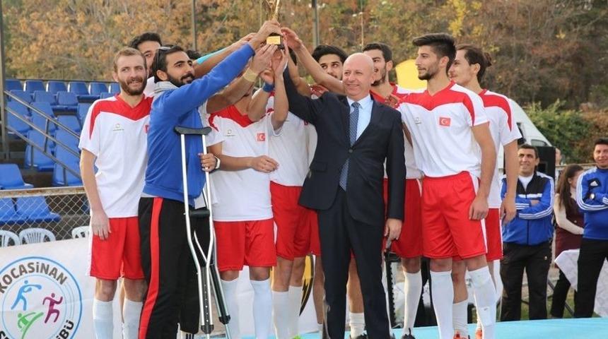 27 &Uuml;lkenin Katıldığı Turnuvada Dostluk Kazandı