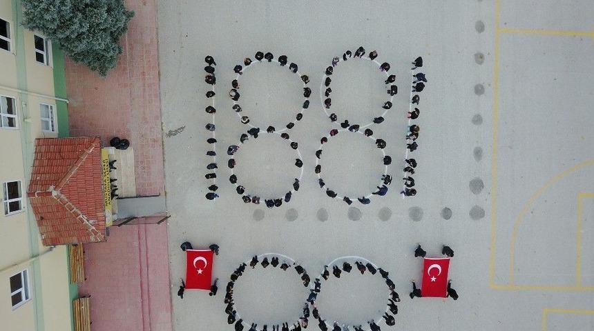 Atat&uuml;rk Sevgisi Okul Bah&ccedil;elerinde