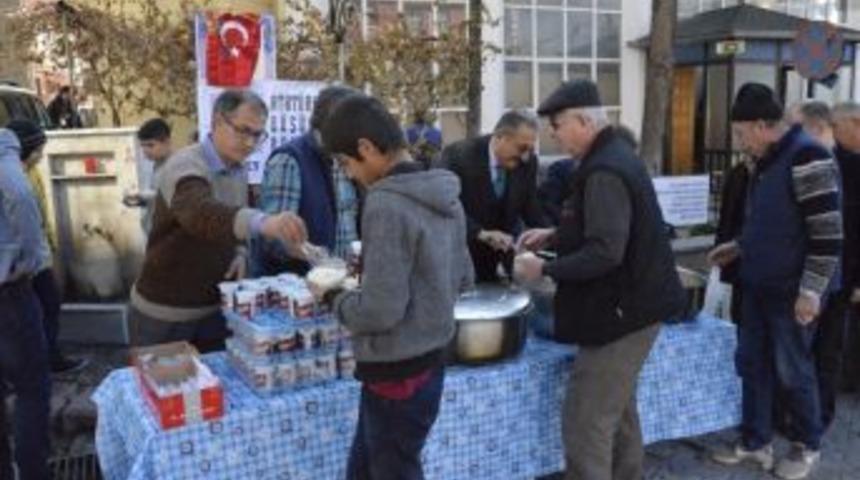 Emet Add, Atat&uuml;rk Ve Silah Arkadaşları İ&ccedil;in Mevlit Okuttu