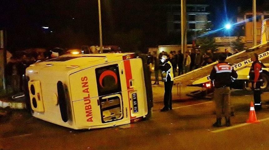 Balıkesir&rsquo;de Trafik Kazası: 1&rsquo;i Ağır 6 Yaralı