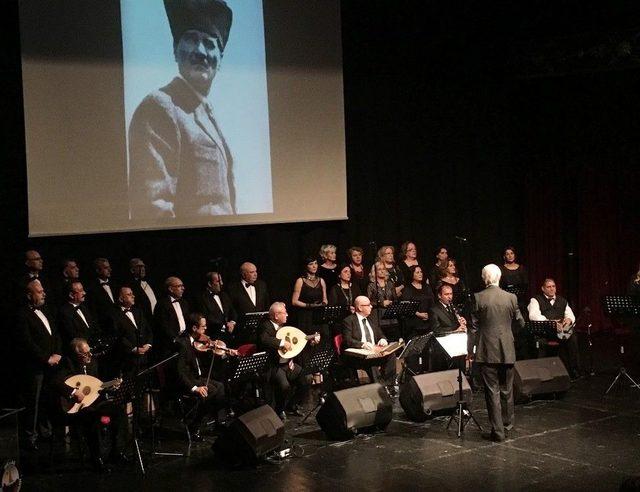 Atat&uuml;rk Avcılar&rsquo;da Sevdiği Şarkılarla Anıldı 1