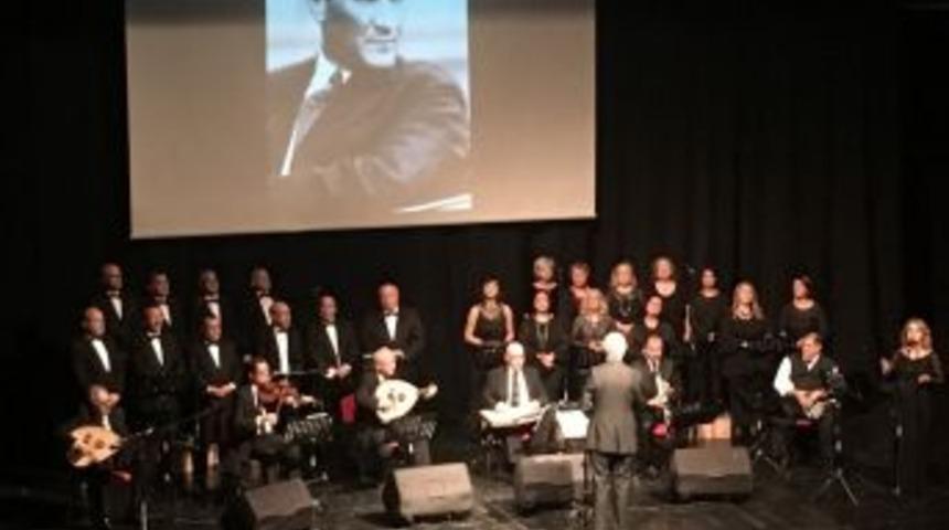 Ulu &Ouml;nder Atat&uuml;rk, Sevdiği Şarkıların Seslendirildiği M&uuml;zik Dinletisiyle Anıldı