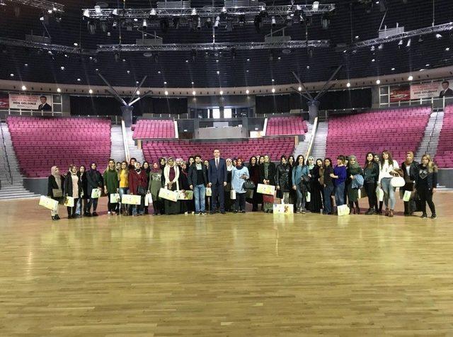 Kulp Belediyesi İlçe Kadınları İçin İstanbul Gezisi Düzenledi