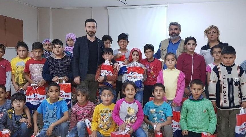 Beşir Derneği Aydın&rsquo;da &Ccedil;ocukları Sevindirdi