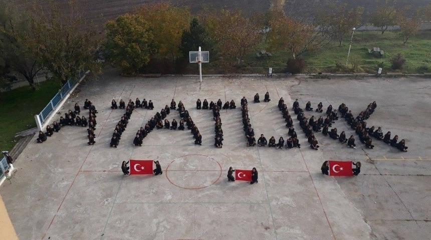175 Öğrenci Bir Lider Adı “atatürk”