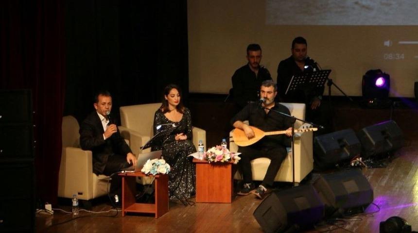 Atat&uuml;rk, Kartal&rsquo;da Sevdiği Şarkılarla Anıldı