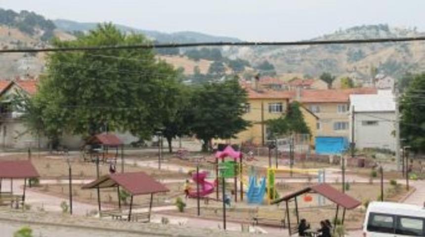 Ak&ccedil;aalan K&ouml;y&uuml; Parkı, Eskigediz Belediyesi Tarafından Yenilendi