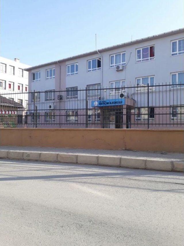 (özel) Okul Çıkışı Bıçaklanan Öğretmen O Anları Anlattı 1