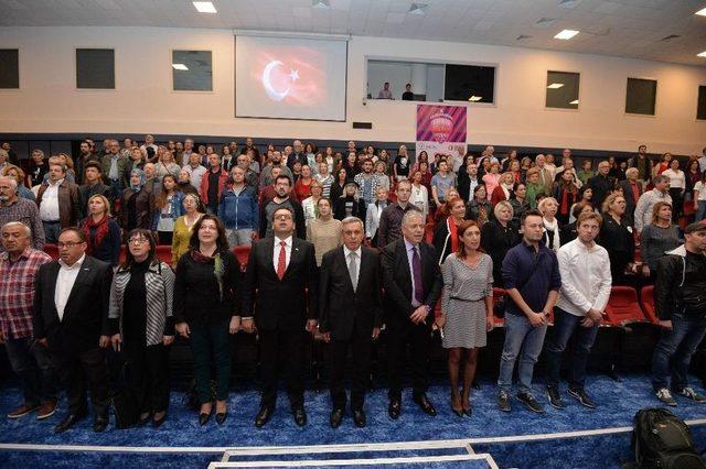 Gitar Festivalinde Atat&uuml;rk&rsquo;&uuml;n Sevdiği Şarkılar Seslendirildi 1