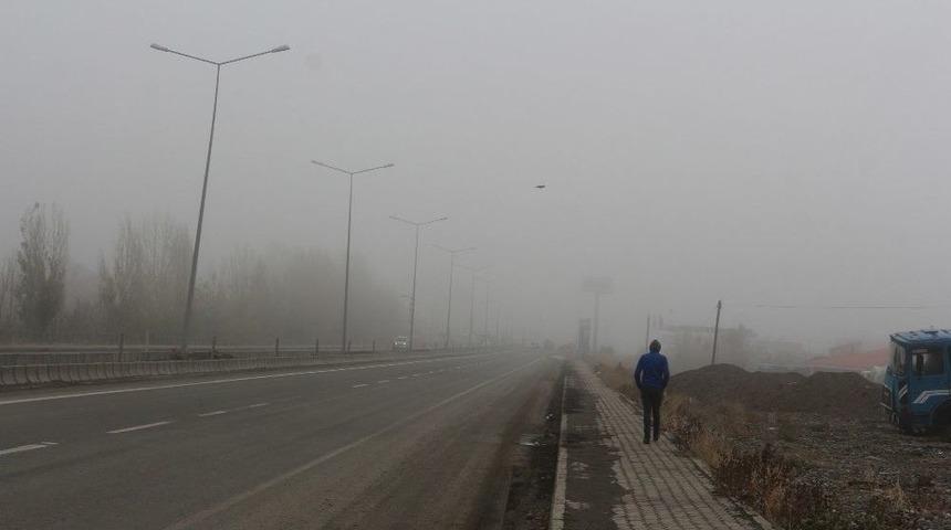 Ağrı&rsquo;da Sis Etkili Oluyor