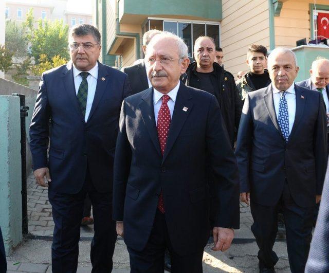 Kılıçdaroğlu’ndan Şehit Evine Taziye Ziyareti