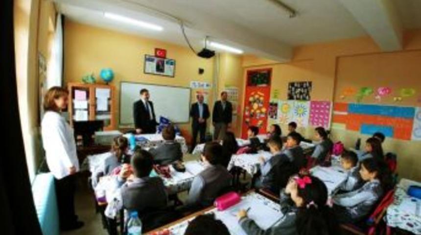 H&uuml;y&uuml;k&rsquo;te &Ouml;ğrencilere Giyim Yardımı