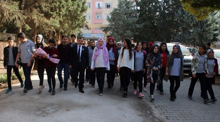 &Ouml;ğrencilerden Umuda Uzanan Eller Projesi