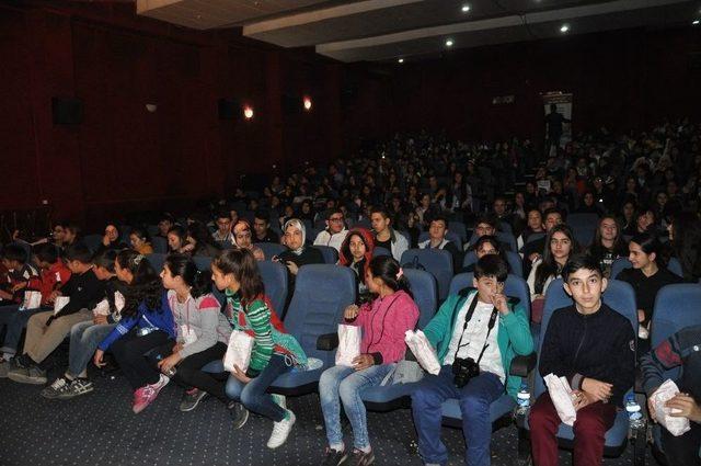 Kars’ta, 265 Öğrenci ‘ayla’ Filmiyle Sinemayla Tanıştı