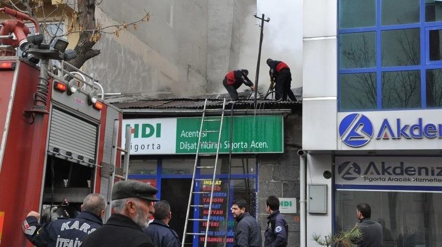 Kars&rsquo;ta, Bir İşyerinde &Ccedil;ıkan Yangın Kısa S&uuml;rede S&ouml;nd&uuml;r&uuml;ld&uuml;