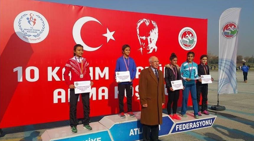 "atat&uuml;rk&rsquo;&uuml; Anma Koşusu" T&uuml;rkiye 2&rsquo;incisi Simav&rsquo;dan