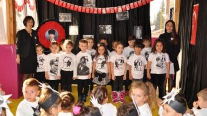 Miniklerden Ata&rsquo;ya Saygı Duruşu