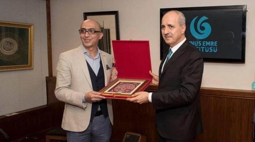 Trakya &Uuml;niversitesi &Ouml;ğretim &Uuml;yesi Londra&rsquo;da Hat Sergisi