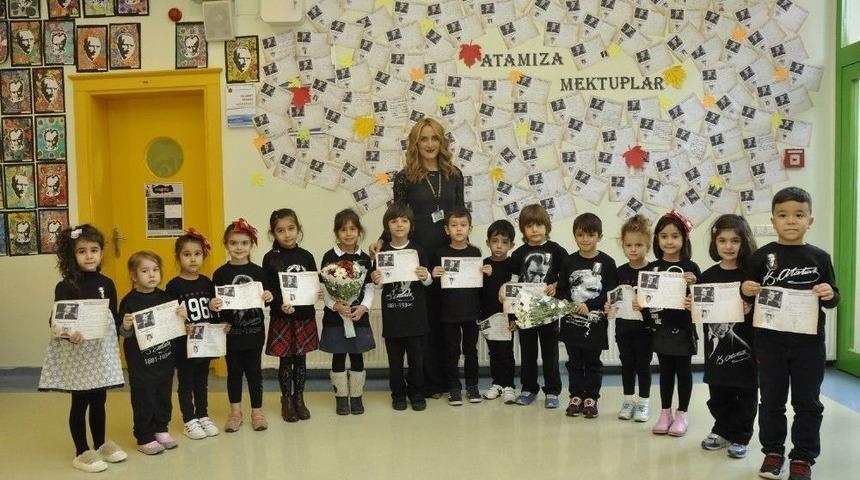 Minik Kalplerin Ata&rsquo;ya Yazdığı Mektuplar Sergileniyor