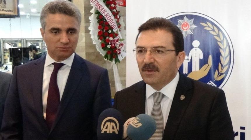 Emniyet Genel M&uuml;d&uuml;r&uuml; Polis Eşlerinin Kermesine Katıldı