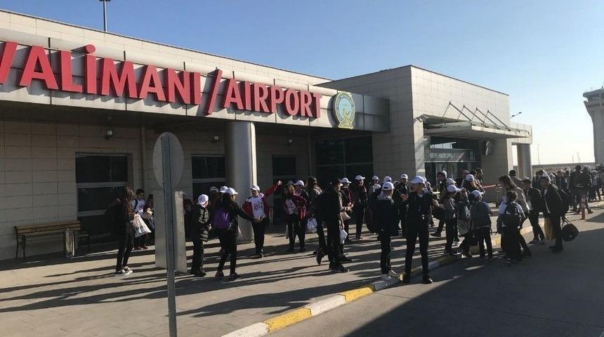 Silopi&rsquo;de &Ouml;ğrenciler &lsquo;biz Anadoluyuz&rsquo; Projesi İle Antalya&rsquo;ya Uğurlandı