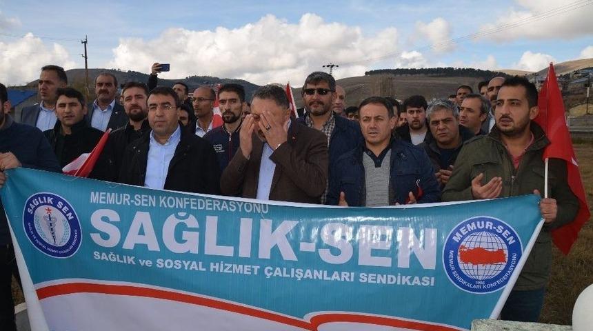 Sağlık &Ccedil;alışanlarından Şehitlere Anlamlı Ziyaret