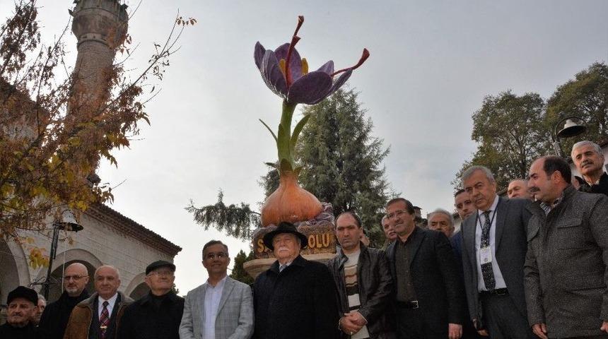 Safranbolu&rsquo;da Safran Bitkisi Heykeli A&ccedil;ıldı