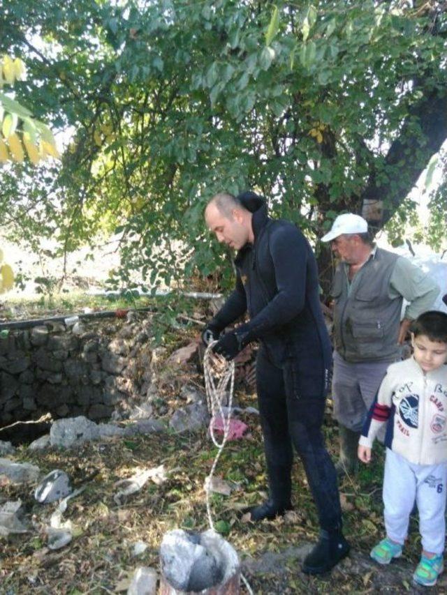 Kuyuya Düşen Koyunları İtfaiye Kurtardı