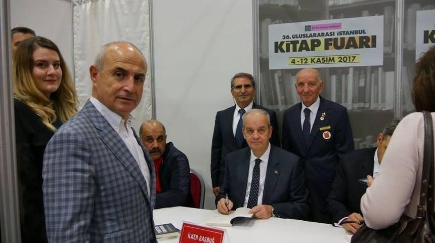 İlker Başbuğ Tuyap Kitap Fuarında Gazileri Yalnız Bırakmadı