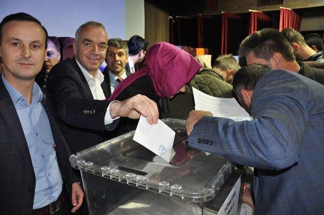 İnegöl İlçe Başkanlığı İçin Temayül Yapıldı 2