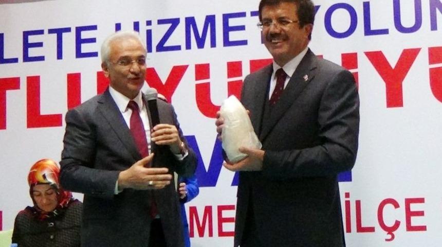 Ekonomi Bakanı Zeybekci Erzincan&rsquo;da