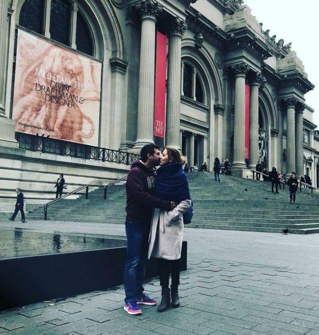 Eşini Evde &Ouml;p, Tartışması U&ccedil;ağı Birbirine Kattı 1