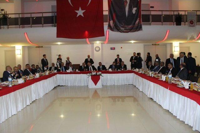 Bakan Özlü İş Adamlarıyla Buluştu 2