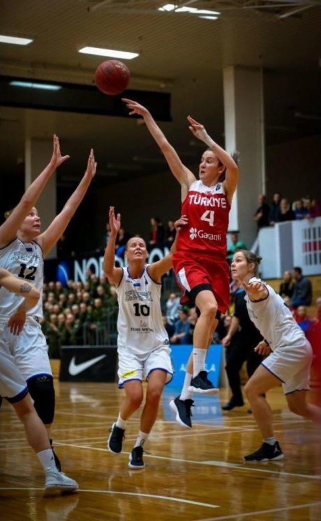 A Milli Kadın Basketbol Takımı, Estonya’yı Farklı Mağlup Etti