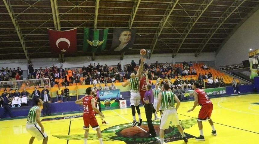 Akhisar Belediyespor Evinde Kral