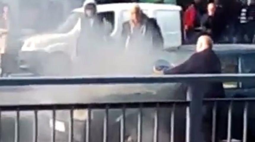 (&ouml;zel Haber) Engelli S&uuml;r&uuml;c&uuml;n&uuml;n Kullandığı Ara&ccedil; Seyir Halindeyken Alev Aldı