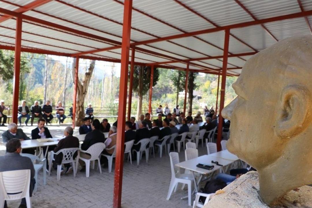 Emekli Memur 1,5 Milyon Tl Değerindeki 85 Yıllık Birikimini Derneğe Bağışladı