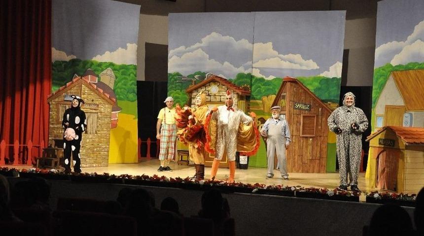 B&uuml;y&uuml;kşehir Tiyatrosu Hem &Ouml;ğretti Hem Eğlendirdi