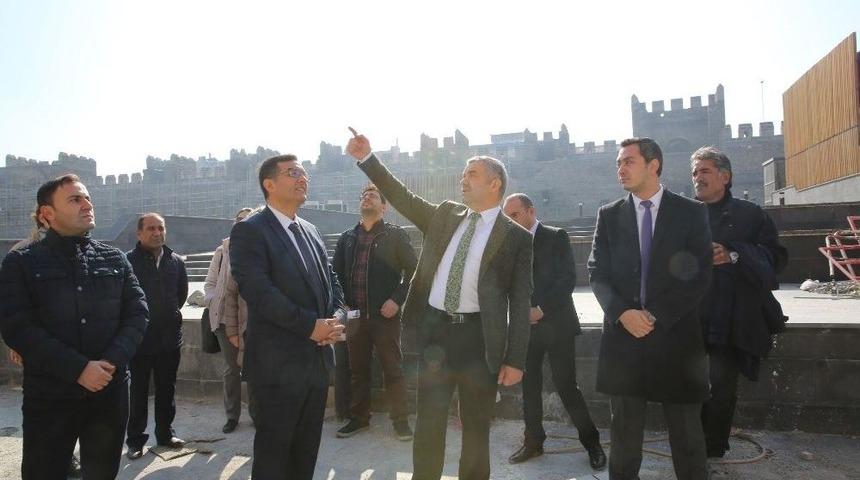 Başkan &Ccedil;elik, Tarihi Kayseri Kalesi&rsquo;ndeki Restorasyon &Ccedil;alışmalarını Takip Etti