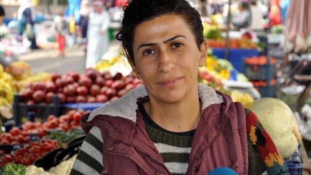 Evde Oturmak Yerine Çalışıp Hayalindeki Arabayı Aldı