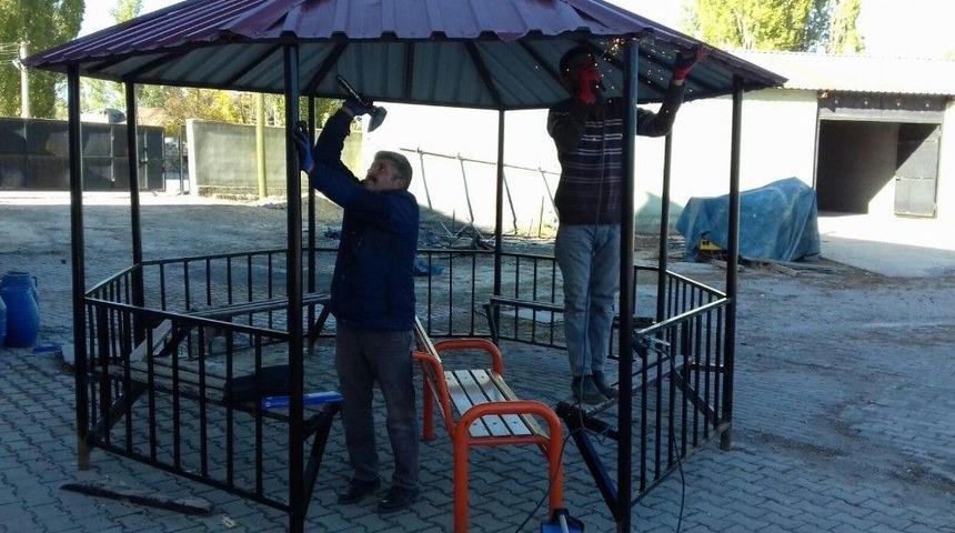 Kamu Binalarının Bah&ccedil;elerine &Ccedil;ardak Kurulumu