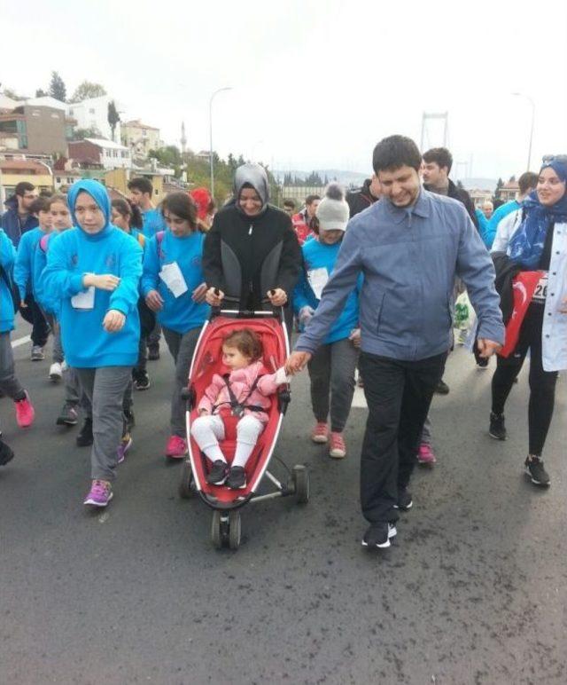 Bakan Kaya, Vodafone 39. İstanbul Maratonu’na Katıldı