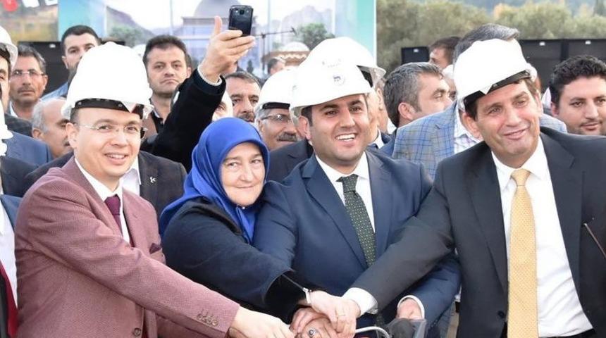 Kemalpaşa&rsquo;nın En B&uuml;y&uuml;k Camisinin Temeli Atıldı