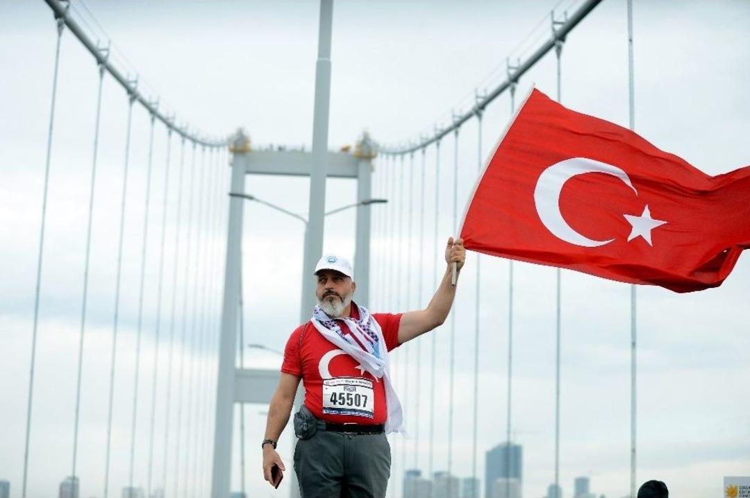 Vodafone 39. İstanbul Maratonu&rsquo;nda Renkli G&ouml;r&uuml;nt&uuml;ler Oluştu