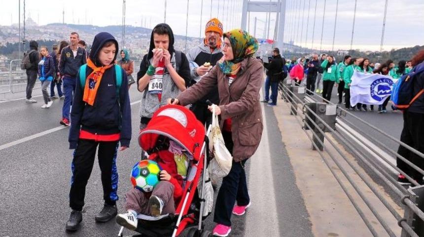 Bakan Kaya: "&ccedil;ocuklarımız İ&ccedil;in Koşuyoruz"