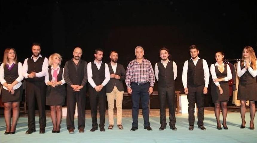 Hakkari&rsquo;de "azizname" Oyunu Sahnelendi