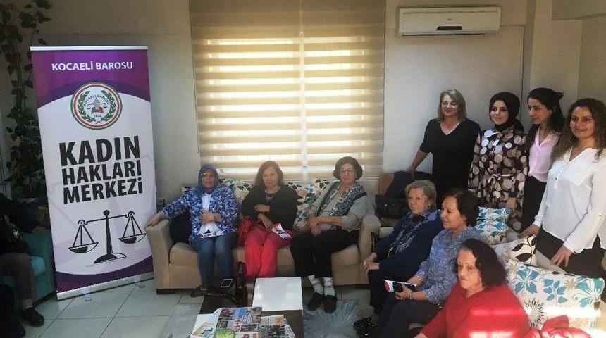 İzmit Belediyesi İle Kocaeli Barosu Kadınlara Haklarını Anlatılıyor