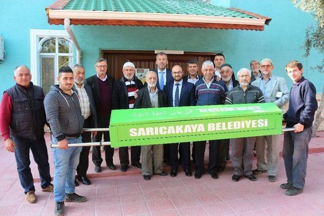 Hediye Tabutun İçine Girip Kendini Taşıttı