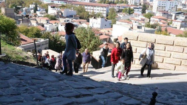 Tarihi Gaziantep Kalesi’ne Yoğun İlgi