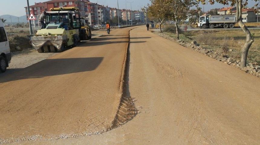 Burhaniye&rsquo;de Başkan Uysal, Yol &Ccedil;alışmalarını İnceledi
